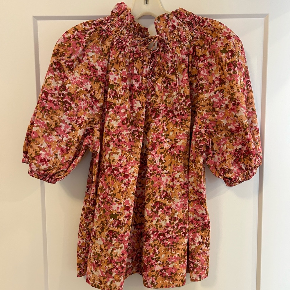 J Crew smocked puff sleeve blouse. Never worn. Excellent condition. Size M - Picture 3 of 4